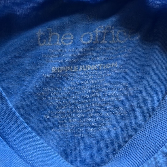 DUNDER MIFFLIN OFFICE RARE POWDER BLUE YOUTH MEDIUM T SHIRT - Picture 3 of 3